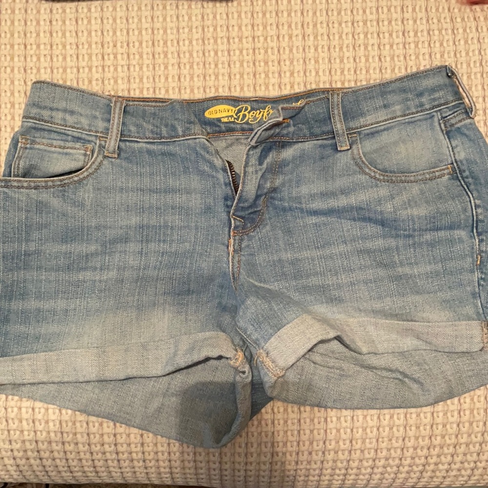 Old navy boy friend fit shorts